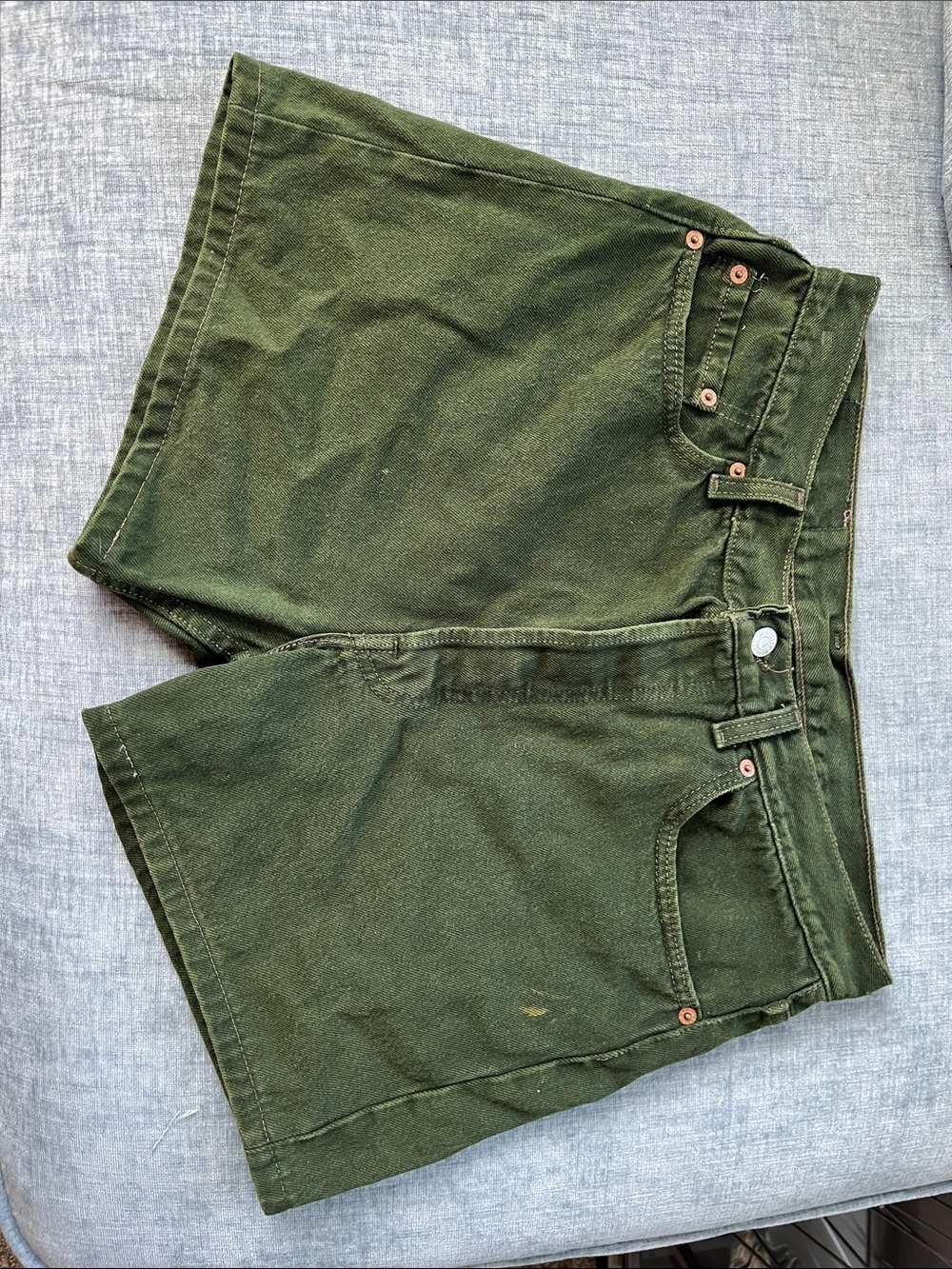 Levi’s forest green 90s shorts.